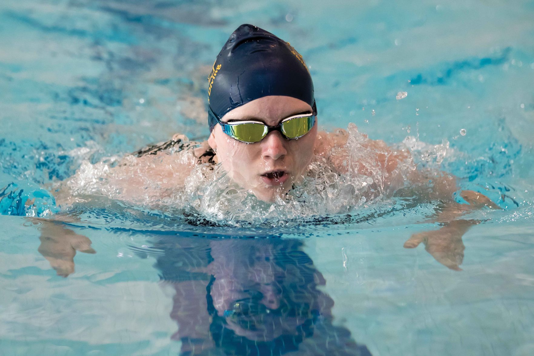 Swimmers sink competition 1